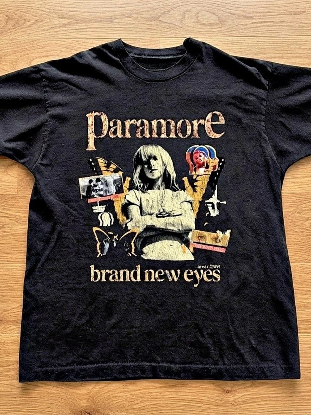 Paramore Brand New Eyes graphic tee in Black